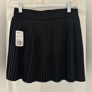 Forever 21 NEW Black Pleated Skirt